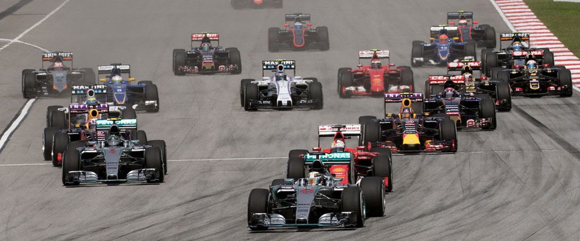 F1 cars in 2015 (photograph by Morio)