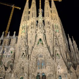 Sagrada Família at night